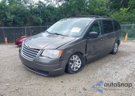 2010 Chrysler Town & Country Lx from USA, damaged, VIN 2A4RR4DE5AR315114